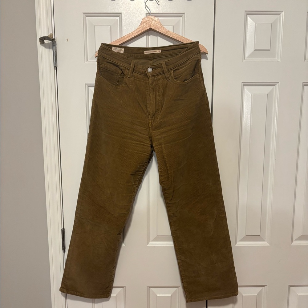 Beige Levi’s Ribcage Straight Corduroy pants size 30